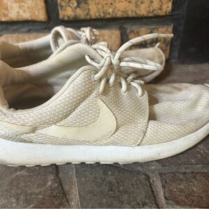 Nike Beige Mesh Sneakers